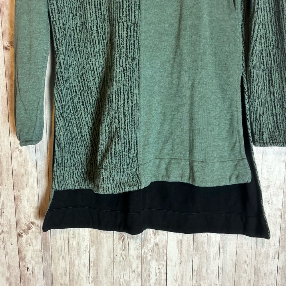 Parsley & Sage Contrast Cowl Neck High-Low Green & Black Tunic - Picture 4 of 5